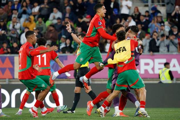 Futbol, Marruecos vs Francia. Mundial sub 20, Chile 2025. Los jugadores de Marruecos celebran despuÃ s de derrotar a Francia en un partido de semifinal del mundial sub 20 realizado en el estadio Elias Figueroa de Valparaiso, Chile. 15 10 2025 Martin Thomas Photosport Football, Morocco vs France. U-20 World Cup Championship. France™s players celebrate after defeating France in a semifinal match of the U-20 World Cup at the Elias Figueroa stadium in Valparaiso, Chile. 15 10 2025 Martin Thomas Photosport Marruecos vs Francia. Mundial sub 20, Chile 2025 