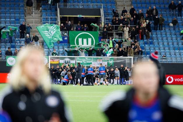 Valerenga v Wolfsburg, UEFA Women™s Champions League, Oslo, Norway Oslo, Norway. 15th, October 20252025. The players of Wolfsburg seen in celebration in front of the fans in the away section after the UEFA Women™s Champions League match between Vaalerenga and Wolfsburg at Intility Arena in Oslo. Norway, Oslo  Copyright: xGonzalesxPhoto KetilxMartinsenx