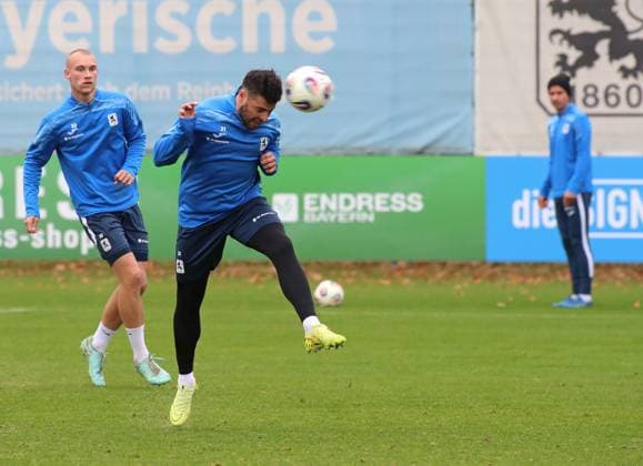 Football, Men, 3 Liga, Season 2025 2026, TSV 1860 Munich, Training Kevin Volland TSV 1860 Munich with a header on goal