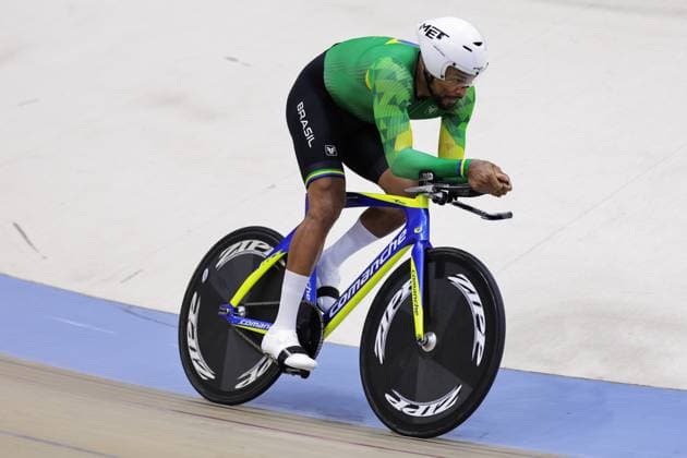 2025 UCI Para-Cycling Track World Championships Picture by Alex Whitehead SWpix.com - 16 10 2025 - Cycling - 2025 UCI Para-Cycling Track World Championships - Rio Olympic Velodrome, Rio de Janeiro, Brazil - MC5 1 Km Time Trial Qualifying - Johnatan Mineiro Santos (Brazil) Copyright: x xSWpix.comx(t axPhotographyxHubxLtd)xAlexxWhitehead SWpix.comx SWP-3030-9461