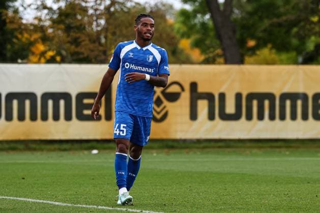 Ado Onaiwu (1. FC Magdeburg,45) - 2. Fußball Bundesliga Saison 2025-2026 Testspiel 1. FC Magdeburg vs Eintracht Braunschweig auf dem Trainingsplatz an der Avnet Arena - Freisteller,Aktion,Fußball,Mann,Männer,Deutschland,09.10.2025 *** Ado Onaiwu 1 FC Magdeburg,45 2 Soccer Bundesliga season 2025 2026 Test match 1 FC Magdeburg vs Eintracht Braunschweig on the training ground at the Avnet Arena Freisteller,action,soccer,man,men,Germany,09 10 2025