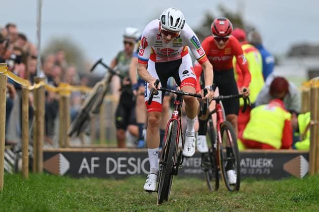 Belgian Michael Vanthourenhout pictured in action during the men s elite race of the Kermiscross cyclocross cycling event in Ardooie, Thursday 16 October 2025. LUCxCLAESSEN  x136980225x