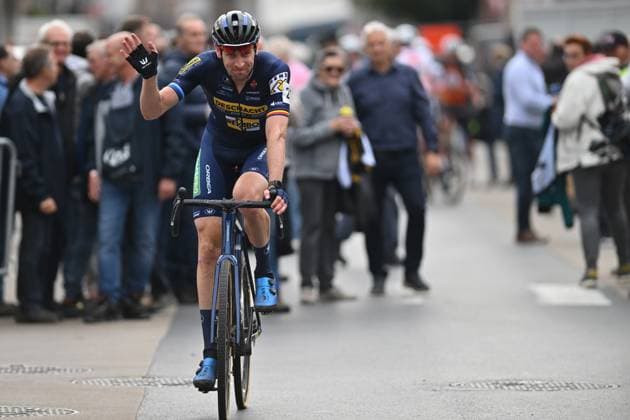Belgian Toon Aerts celebrates as he crosses the finish line to win the men s elite race of the Kermiscross cyclocross cycling event in Ardooie, Thursday 16 October 2025. LUCxCLAESSEN  x136980984x