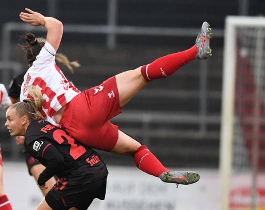 16 10 2025, xophax, Soccer Women Bundesliga Google Pixel Women Bundesliga 25 26 Geissbockheim Franz Kremer Stadium Cologne replay Vanessa Fudalla Bayer 04 , left and Marina Hegering , top right 1 FC Köln Cologne