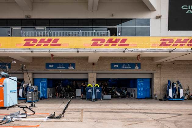Formula 1 MSC Cruises United States Grand Prix 2025 Alexis Perrin OVERTAKE MAXPPP - Austin 16 10 2025 Atlassian Williams Racing box in the pitlane at the Formula 1 MSC Cruises United States Grand Prix 2025, the 19th round of the 2025 FIA Formula 1 World Championship, WM, Weltmeisterschaft at the Circuit of The Americas in Austin, Texas, United States, from October 16 to 19, 2025 Austin Circuit of The Americas United States  Copyright: xOVERTAKE MAXPPPxAlexisxPerrinx OVT202510169372 OVT202510169372