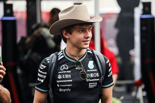 F1 - UNITED STATES GRAND PRIX 2025 KIMI ANTONELLI Andrea (ita), Mercedes AMG F1 Team W16, portrait during the 2025 Formula 1 United States Grand Prix, 19th round of the 2025 FIA Formula One World Championship, WM, Weltmeisterschaft from October 17 to 19, 2025 on the Circuit of the Americas, in Austin, Texas, United States of America - AustinUnited States  Copyright: xXavixBonillax