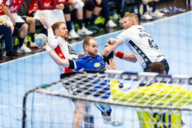 16 10 2025, GER, Handball, Men, Season 25 26, Daikin 1 Bl, 9 Matchday ThSV Eisenach SG Flensburg Handewitt Simon Pytlick SG Flensburg Handewitt Peter Walz ThSV Eisenach,14 99817 Eisenach Werner Assmann Halle Am Sportp Thueringen Germany