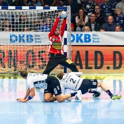 16 10 2025, GER, Handball, Men, Season 25 26, Daikin 1 Bl, 9 Matchday ThSV Eisenach SG Flensburg Handewitt Matija Spikic ThSV Eisenach,1 Simon Pytlick SG Flensburg Handewitt 99817 Eisenach Werner Assmann Halle Am Sportp Thueringen Germany