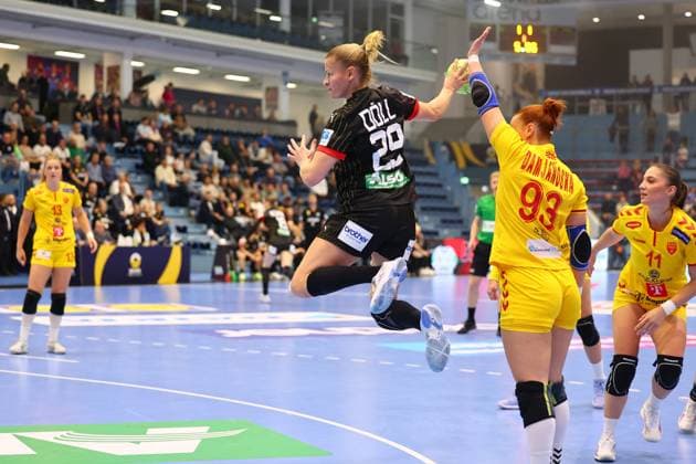 Goal throw by Antje Doell Germany Germany vs North Macedonia, Handball, Women, European Championship Qualification, 16 10 2025 Germany vs North Macedonia, Handball, Women, European Championship Qualification, 16 10 2025 Gummersbach Copyright: xEibner-Pressefotox EP_RWS