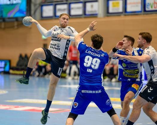 Simon, Pytlick Back Left, SG Flensburg Handewitt, 2 , Tillman, Leu Circle Winger, ThSV Eisenach, 99 , Oskar Joelsson ThSV Eisenach, 3 , Johannes, Golla Circle Winger, SG Flensburg Handewitt, 4 GER, Thuringia, ThSV Eisenach vs SG Flensburg Handewitt, 1 Daikin Handballbundesliga, Handball, Matchday 9, Season 2025 2026, 16 10 2025 GER, Thuringia, ThSV Eisenach vs SG Flensburg Handewitt, 1 Daikin Handballbundesliga, Handball, Matchday 9, Season 2025 2026, 16 10 2025 Eisenach Copyright: xEibner-Pressefoto MartinxHerbstx EP_MHT
