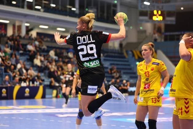 Goal throw by Antje Doell Germany Germany vs North Macedonia, Handball, Women, European Championship Qualification, 16 10 2025 Germany vs North Macedonia, Handball, Women, European Championship Qualification, 16 10 2025 Gummersbach Copyright: xEibner-Pressefotox EP_RWS