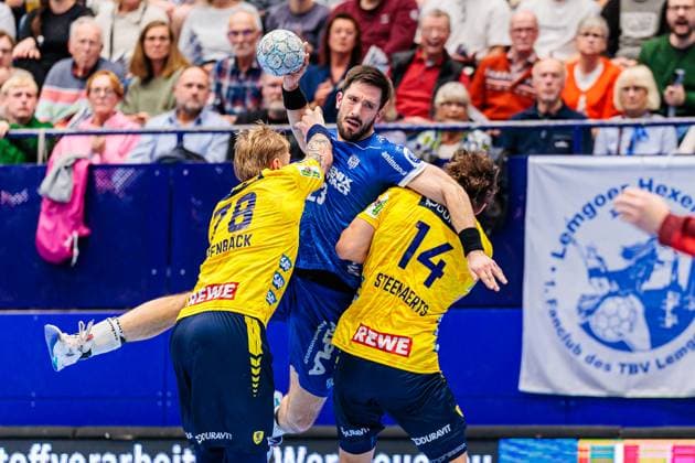 f l Edwin Aspenbaeck Rhein Neckar Loewen, 78 , Tim Suton TBV Lemgo Lippe, 23 , Gino Steenaerts Rhein Neckar Loewen, 14 GER, TBV Lemgo Lippe vs Rhein Neckar Loewen, Handball, 1 Bundesliga, Matchday 9, Season 2025 2026, 16 10 2025 GER, TBV Lemgo Lippe vs Rhein Neckar Loewen, Handball, 1 Bundesliga, Matchday 9, Season 2025 2026, 16 10 2025 Lemgo Copyright: xEibner-Pressefoto JanxRollingerx EP_JSK