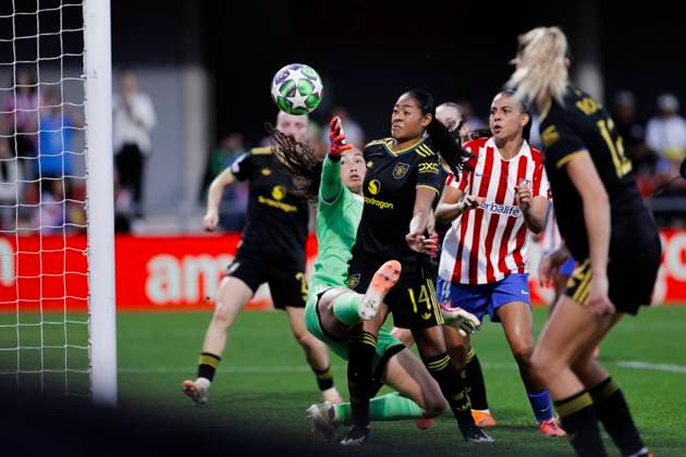 UEFA Women s Champions League - Atletico de Madrid vs Manchester United, ManU MADRID, SPAIN -October 16:Phallon Tullis-Joyce of Manchester United in action during the UEFA Women s Champions League match between Atletico de Madrid and Manchester United at Centro Deportivo Alcala de Henares.(Photo by Guillermo Martinez f22photo) Madrid Centro Deportivo Alcala de Henar Spain Copyright: xGuillermoxMartinezx