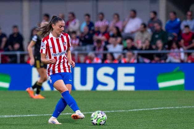 October 16, 2025, Alcala De Henares, Madrid, Spain: VILDE BOEE RISA of Club Atlo tico de Madrid SAD Femenino controls the ball during the UEFA Women s Champions League soccer match between ATLETICO DE MADRID WOMENS - Manchester United, ManU WOMENS, held on October 16, 2025, at the AlcaloÂ¡ de Henares Sports Center in Madrid, Spain. Alcala De Henares Spain - ZUMAc312 20251016_zsp_c312_050 Copyright: xOscarxManuelxSanchezx