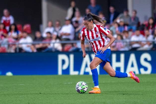 October 16, 2025, Alcala De Henares, Madrid, Spain: VILDE BOEE RISA of Club Atlo tico de Madrid SAD Femenino controls the ball during the UEFA Women s Champions League soccer match between ATLETICO DE MADRID WOMENS - Manchester United, ManU WOMENS, held on October 16, 2025, at the AlcaloÂ¡ de Henares Sports Center in Madrid, Spain. Alcala De Henares Spain - ZUMAc312 20251016_zsp_c312_053 Copyright: xOscarxManuelxSanchezx