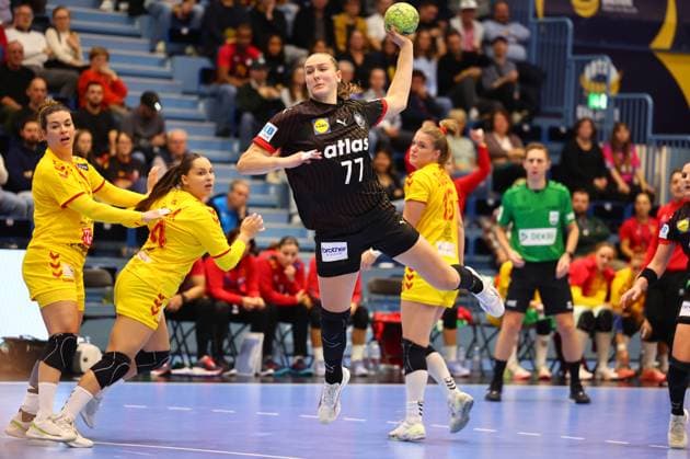 Goal throw by Viola Leuchter Germany Germany vs North Macedonia, Handball, Women, European Championship Qualification, 16 10 2025 Germany vs North Macedonia, Handball, Women, European Championship Qualification, 16 10 2025 Gummersbach Copyright: xEibner-Pressefotox EP_RWS