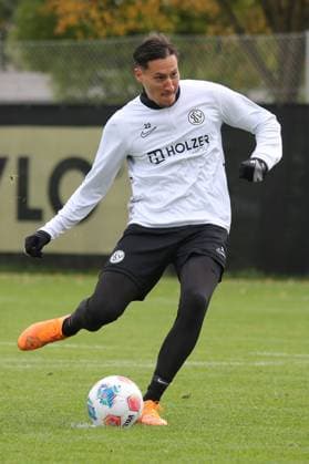 16 10 2025, xmohx, Soccer 2 Bundesliga, SV 07 Elversberg Training v l Younes Ebnoutalib SV Elversberg DFL DFB REGULATIONS PROHIBIT ANY USE OF PHOTOGRAPHS as IMAGE SEQUENCES and or QUASI VIDEO Sankt Ingbert