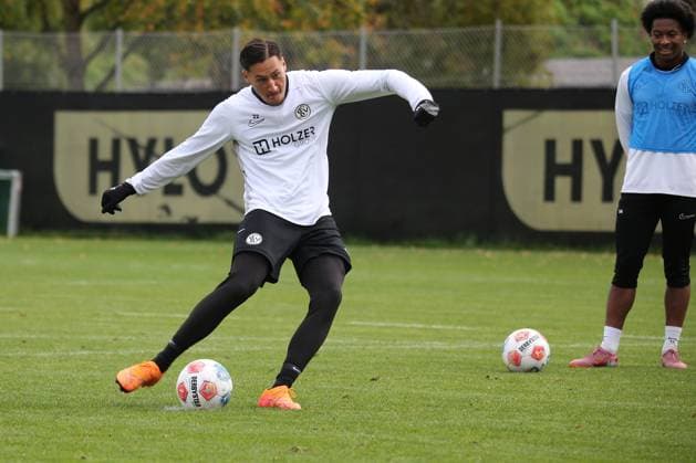 16 10 2025, xmohx, Soccer 2 Bundesliga, SV 07 Elversberg Training v l Younes Ebnoutalib SV Elversberg DFL DFB REGULATIONS PROHIBIT ANY USE OF PHOTOGRAPHS as IMAGE SEQUENCES and or QUASI VIDEO Sankt Ingbert