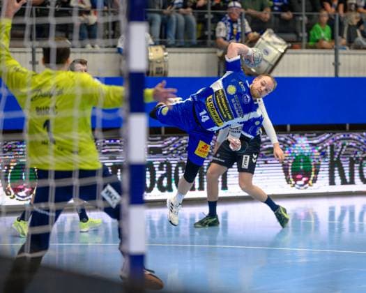 Peter, Walz Kreislaeufer, ThSV Eisenach, 14 , Benjamin, Buric TW, SG Flensburg Handewitt, 1 GER, Thuringia, ThSV Eisenach v SG Flensburg Handewitt, 1 Daikin Handballbundesliga, Handball, Matchday 9, Season 2025 2026, 16 10 2025 GER, Thuringia, ThSV Eisenach v SG Flensburg Handewitt, 1 Daikin Handballbundesliga, Handball, Matchday 9, Season 2025 2026, 16 10 2025 Eisenach Copyright: xEibner-Pressefoto MartinxHerbstx EP_MHT
