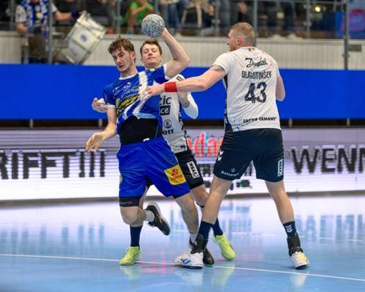 Stephan, Seitz Rueckraum Rechts, ThSV Eisenach, 44 , Blaz, Blagotinsek Kreislaeufer, SG Flensburg Handewitt, 43 GER, Thuringia, ThSV Eisenach vs SG Flensburg Handewitt, 1 Daikin Handballbundesliga, Handball, Matchday 9, Season 2025 2026, 16 10 2025 GER, Thuringia, ThSV Eisenach v SG Flensburg Handewitt, 1 Daikin Handballbundesliga, Handball, Matchday 9, Season 2025 2026, 16 10 2025 Eisenach Copyright: xEibner-Pressefoto MartinxHerbstx EP_MHT