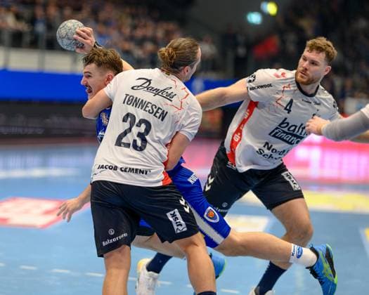 Kent Robin, Tönnesen right back, SG Flensburg Handewitt, 23 , Felix, Aellen center back, ThSV Eisenach, 22 , Johannes, Golla Kreislaeufer, SG Flensburg Handewitt, 4 GER, Thuringia, ThSV Eisenach vs SG Flensburg Handewitt, 1 Daikin Handballbundesliga, Handball, Matchday 9, Season 2025 2026, 16 10 2025 GER, Thuringia, ThSV Eisenach vs SG Flensburg Handewitt, 1 Daikin Handballbundesliga, Handball, Matchday 9, Season 2025 2026, 16 10 2025 Eisenach Copyright: xEibner-Pressefoto MartinxHerbstx EP_MHT