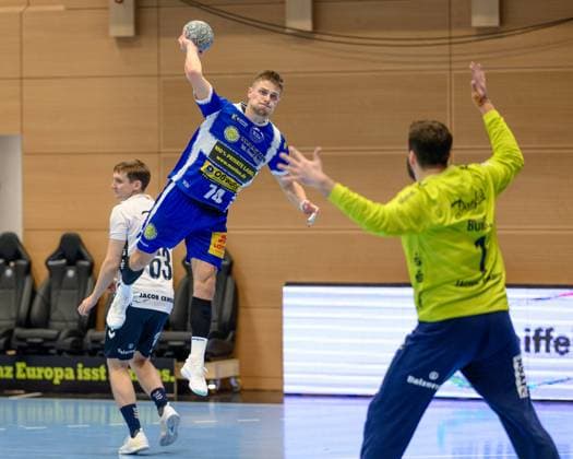 Vincent, Buechner left winger, ThSV Eisenach, 74 , Benjamin, Buric TW, SG Flensburg Handewitt, 1 GER, Thuringia, ThSV Eisenach vs SG Flensburg Handewitt, 1 Daikin Handballbundesliga, Handball, Matchday 9, Season 2025 2026, 16 10 2025 GER, Thuringia, ThSV Eisenach vs SG Flensburg Handewitt, 1 Daikin Handballbundesliga, Handball, Matchday 9, Season 2025 2026, 16 10 2025 Eisenach Copyright: xEibner-Pressefoto MartinxHerbstx EP_MHT