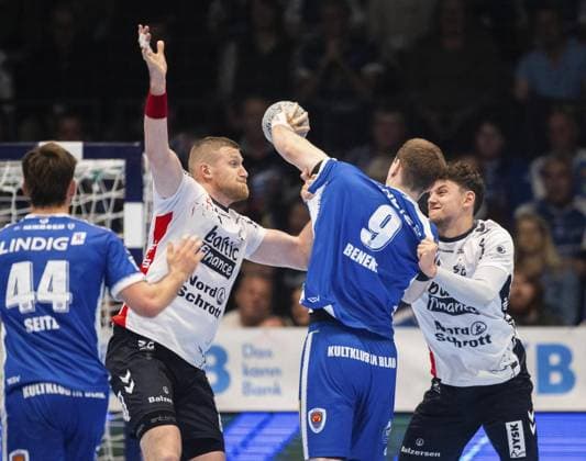 DAIKIN HBL HANDBALL MEN 1 BL 9 GAME DAY THSV EISENACH SG FLENSBURG HANDEWITT FOR EDITORIAL PURPOSES ONLY p 16 10 2025 Eisenach DAIKIN HBL Handball 1 Bundesliga Men Season 2025 2026 9 Matchday Werner Assmann Hall ThSV Eisenach SG Flensburg Handewitt in the photo Blaž¾ Blagotinöek 43 SG Flensburg Handewitt and Marko Grgic 17 SG Flensburg Handewitt in a duel with Max Beneke 9 ThSV Eisenach Germany Thuringia Eisenach Copyright SaschaxFromm Copyright: SaschaxFromm doc82uk57dfwxyws3gy7ox ,EDITORIAL USE ONLY Copyright: SaschaxFromm