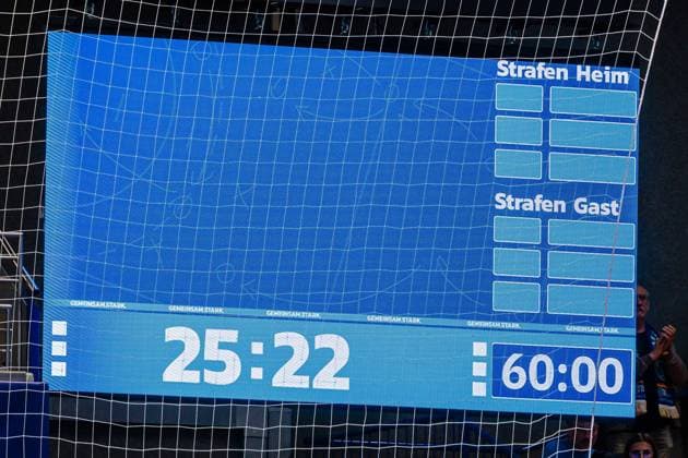 Final score 25 22 GER, TBV Lemgo Lippe vs Rhein Neckar Loewen, Handball, 1 Bundesliga, Matchday 9, Season 2025 2026, 16 10 2025 GER, TBV Lemgo Lippe vs Rhein Neckar Loewen, Handball, 1 Bundesliga, Matchday 9, Season 2025 2026, 16 10 2025 Lemgo Copyright: xEibner-Pressefoto JanxRollingerx EP_JSK