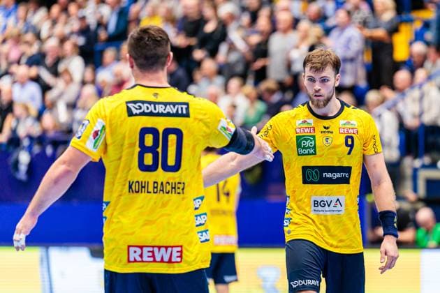 v l Jannik Kohlbacher Rhein Neckar Loewen, 80 , Steven Plucnar Jacobsen Rhein Neckar Loewen, 09 GER, TBV Lemgo Lippe vs Rhein Neckar Loewen, Handball, 1 Bundesliga, Matchday 9, Season 2025 2026, 16 10 2025 GER, TBV Lemgo Lippe vs Rhein Neckar Loewen, Handball, 1 Bundesliga, Matchday 9, Season 2025 2026, 16 10 2025 Lemgo Copyright: xEibner-Pressefoto JanxRollingerx EP_JSK