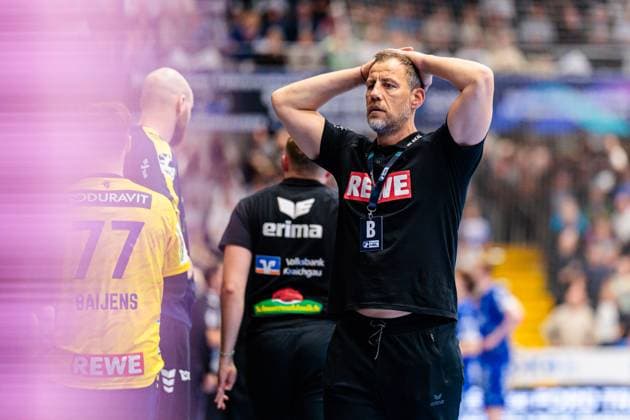 Maik Machulla Rhein Neckar Loewen, Coach is disappointed dissatisfied GER, TBV Lemgo Lippe vs Rhein Neckar Loewen, Handball, 1 Bundesliga, Matchday 9, Season 2025 2026, 16 10 2025 GER, TBV Lemgo Lippe vs Rhein Neckar Loewen, Handball, 1 Bundesliga, Matchday 9, Season 2025 2026, 16 10 2025 Lemgo Copyright: xEibner-Pressefoto JanxRollingerx EP_JSK