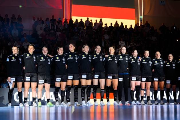 Gummersbach Handball Women European Championship Qualification, Germany North Macedonia the team of Germany during the anthem Gummersbach Schwalbe Arena Germany
