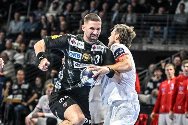16 09 2025, xlakx, Handball, EHF Champions League, Fuechse Berlin Kolstad Handball v l Fabian Wiede Fuechse Berlin , Sigvaldi Bjoern Gudjonsson Kolstad Handball duel, duel, fight, tackle Berlin Daniel Lakomski
