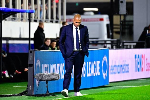 FOOTBALL : PSG vs Real Madrid - Ligue des Champions Feminine - 15 10 2025 Paulo Cesar ( coach PSG ) looks dejected during the UEFA Women s Champions League match between Paris Saint Germain and Real Madrid CF at Campus de Poissy on october 15, 2025 in Possy, France. ( Photo by Federico Pestellini PsnewZ ) - PossyFrance  Copyright: xFedericoxPestellinix