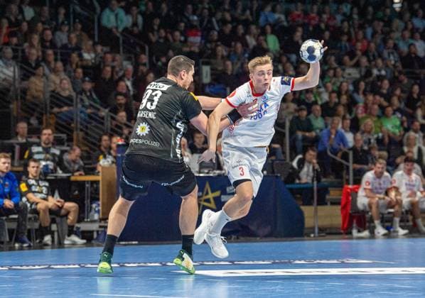 Handball, Men, Season 2025 2026, Champions League Group A, Matchday 5 , Füchse Berlin Kolstad Handball, v l Mijajlo Marsenic Füchse Berlin , Emre Christoffer Berge Kolstad , 16 10 2025, Copyright: xSebastianxRäppold MatthiasxKochx