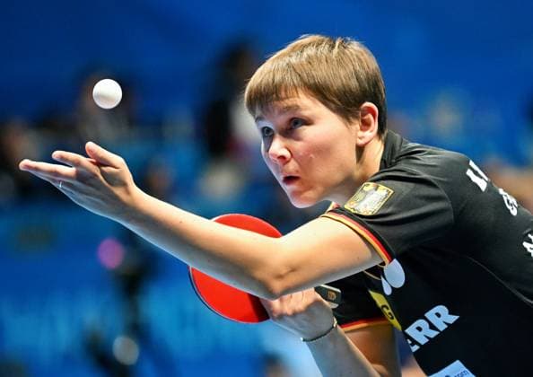 Nationalspielerin Nina Mittelham im Achtelfinale der Team-Europameisterschaften im Tischtennis in Zadar, Kroatien Nina Mittelham, Deutschland, ttc berlin eastside, Gewinnerin Europe Top 16 2021, EM-Zweite 2022 und EM-Dritte 2024, am 16. Oktober 2025 im Achtelfinale der Team-Europameisterschaften im Tischtennis in der Kresimir-Cosic-Halle in Zadar (Kroatien) beim 3:0-Erfolg über England Zadar Kresimir-Cosic-Halle Kroatien *** National player Nina Mittelham in the last 16 of the European Team Table Tennis Championships in Zadar, Croatia Nina Mittelham, Germany, ttc berlin eastside, winner Europe Top 16 2021, European Championship runner-up 2022 and European Championship third place 2024, on October 16, 2025 in the last 16 of the European Team Table Tennis Championships in the Kresimir Cosic Hall in Zadar Croatia in a 3-0 win over England Zadar Kresimir Cosic Hall Croatia