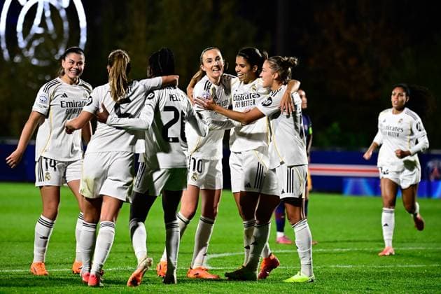 FOOTBALL : PSG vs Real Madrid - Ligue des Champions Feminine - 15 10 2025 Alba Redondo ( 11 - Real Madrid ) celebrates with teammates during the UEFA Women s Champions League match between Paris Saint Germain and Real Madrid CF at Campus de Poissy on october 15, 2025 in Possy, France. ( Photo by Federico Pestellini PsnewZ ) - PossyFrance  Copyright: xFedericoxPestellinix