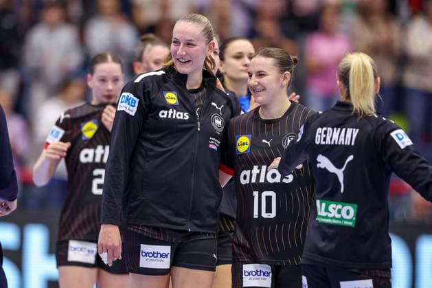 16 10 2025, Handball, EHF Womens International Match, European Championship Qualification 2026, Germany North Macedonia, Schwalbe Arena in Gummersbach Viola Charlotte LEUCHTER GER 77 alongside Mareike THOMAIER GER 10 North Rhine-Westphalia Germany