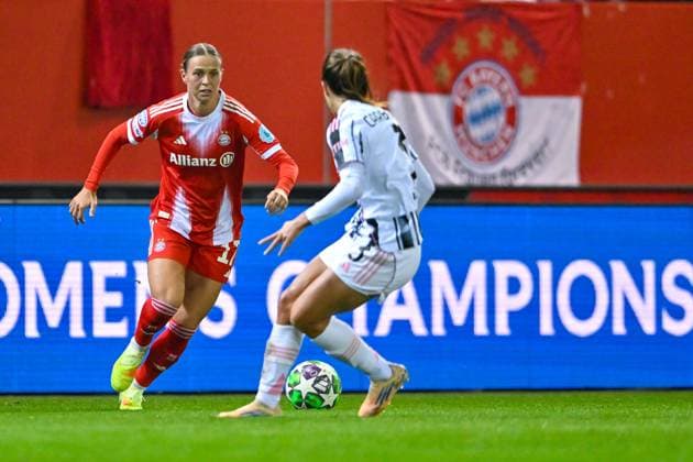 v li Klara BÜHL Buehl, FC Bayern München, FCB, 17 Estela CARBONELL Juventus, 3 in duel, duel, tackle, dynamics, action, 16 10 2025, Munich Germany , Football, UEFA Womens Champions League, League Phase 2 Matchday, FC Bayern München Juventus Turin, THE EVENT REGULATES PROHIBIT ANY USE OF PHOTOGRAPHS AS IMAGE SEQUENCES AND OR QUASI VIDEOS xslx