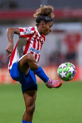 October 16, 2025, Alcala De Henares, Madrid, Spain: LUANY DA SILVA ROSA of Club Atlo tico de Madrid SAD Femenino controls the ball during the UEFA Women s Champions League soccer match between ATLETICO DE MADRID WOMENS - Manchester United, ManU WOMENS, held on October 16, 2025, at the AlcaloÂ¡ de Henares Sports Center in Madrid, Spain. Alcala De Henares Spain - ZUMAc312 20251016_zsp_c312_092 Copyright: xOscarxManuelxSanchezx