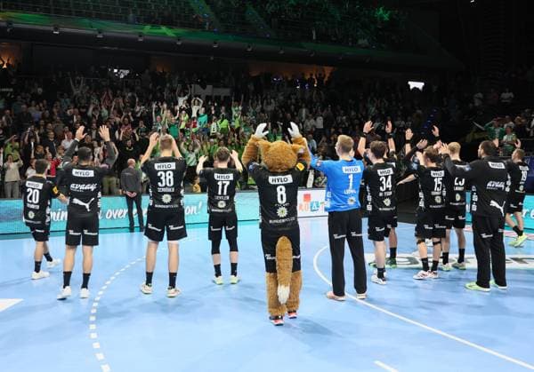GER EHF CL Men Season 2025 2026 FÜCHSE Berlin vs NOR Kolstad Handball, 16 10 25, MAX SCHMELING HALLE, Berlin Thanks to the fans, Team FÜCHSE Berlin, Fanclub FÜCHSE POWER
