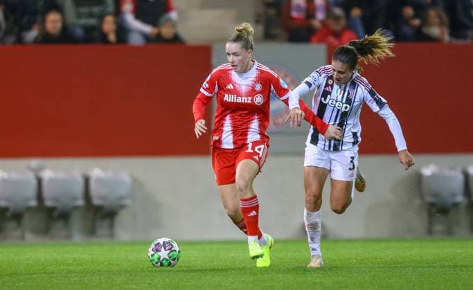 DEU, Munich, FC Bayern München vs Juventus Turin, Women s Champions League, UEFA, Season 2526, FC Bayern Campus, 2 Matchday in picture f l n r Alara Åžehitler Bayern München 14 , Estela Juventus Turin 3 , Zweikampf DFB DFL REGULATIONS PROHIBIT ANY USE OF PHOTOGRAPHS AS IMAGE SEQUENCES AND OR QUASI VIDEO, 16 10 2025, Copyright: HMBxMedia HendrikxHamelau