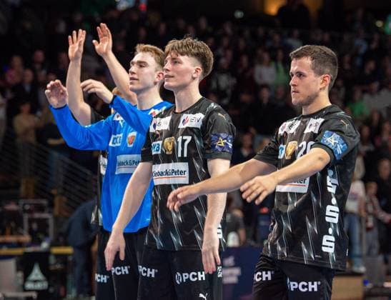 Handball, Men, Season 2025 2026, Champions League Group A, Matchday 5 , Füchse Berlin Kolstad Handball, f l Goalkeeper Lasse Ludwig Füchse Berlin , Nils Lichtlein Füchse Berlin , Tim Freihöfer Füchse Berlin , 16 10 2025, Copyright: xSebastianxRäppold MatthiasxKochx