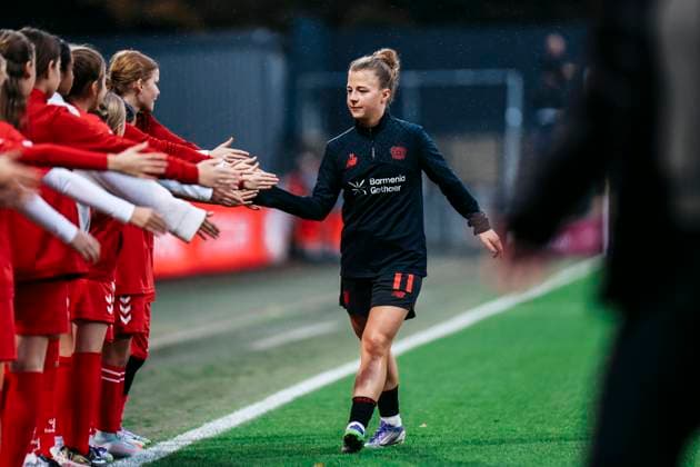 Google Pixel Womens Bundesliga 1 FC Köln Bayer 04 Leverkusen 16 10 2025 Kristin Kögel Bayer 04 Leverkusen, 11 Google Pixel Womens Bundesliga 1 FC Köln Bayer 04 Leverkusen, Franz Kremer Stadion 16 10 2025 Copyright: xBEAUTIFULxSPORTS Freisenx