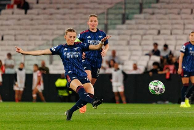 Chloe Kelly seen during UEFA Women™s Champions League league phase game between SL Benfica and Arsenal WFC (Luis Loureiro Ball Raw Images) Lisbon Estadio Da Luz Portugal Copyright: xLuisxLoureirox luisloureiro_slbenficawomen_arsenal_2526-185