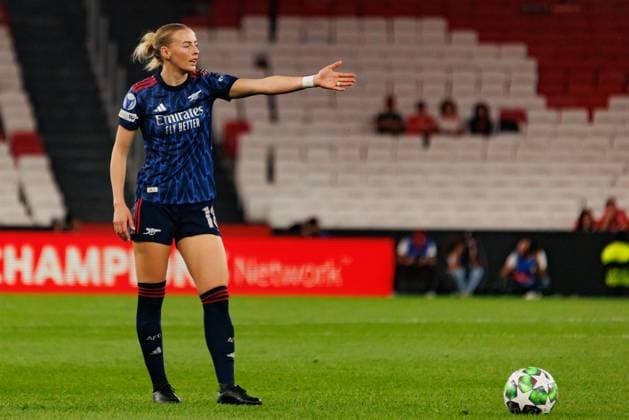 Chloe Kelly seen during UEFA Women™s Champions League league phase game between SL Benfica and Arsenal WFC (Luis Loureiro Ball Raw Images) Lisbon Estadio Da Luz Portugal Copyright: xLuisxLoureirox luisloureiro_slbenficawomen_arsenal_2526-191