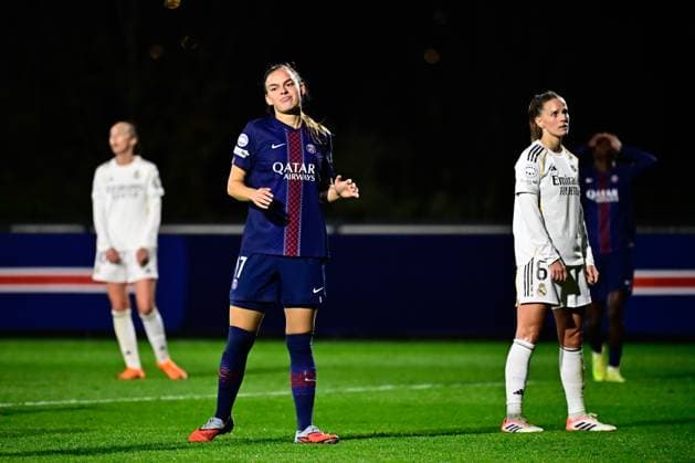 FOOTBALL : PSG vs Real Madrid - Ligue des Champions Feminine - 15 10 2025 Romee Leuchter ( 17 - PSG ) looks dejected during the UEFA Women s Champions League match between Paris Saint Germain and Real Madrid CF at Campus de Poissy on october 15, 2025 in Possy, France. ( Photo by Federico Pestellini PsnewZ ) - PossyFrance  Copyright: xFedericoxPestellinix