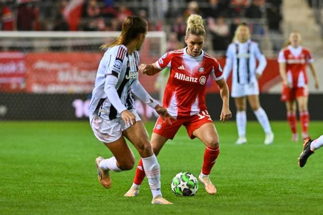 UEFA Womens s Champions League FC Bayern Munich Juventus Turin 16 10 2025 MUNICH, GERMANY OCTOBER 16 Estela CARBONELL Juventus Turin 3 against Linda DALLMANN FC Bayern Munich 10 during the UWCL match between FC Bayern Munich vs Juventus FC on matchday 2 at FC Bayern Campus on October 16, 2025 in Munich, Germany Copyright: xBEAUTIFULxSPORTS Goldbergx