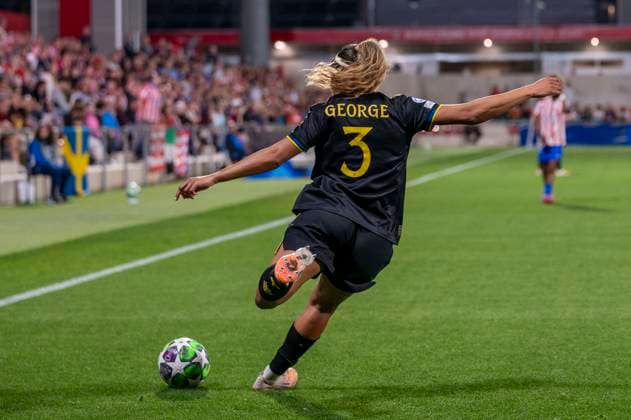 October 16, 2025, Alcala De Henares, Madrid, Spain: GABBY GEORGE of Manchester United, ManU Womens during the UEFA Women s Champions League soccer match between ATLETICO DE MADRID WOMENS - MANCHESTER UNITED WOMENS, held on October 16, 2025, at the AlcaloÂ¡ de Henares Sports Center in Madrid, Spain. Alcala De Henares Spain - ZUMAc312 20251016_zsp_c312_163 Copyright: xOscarxManuelxSanchezx