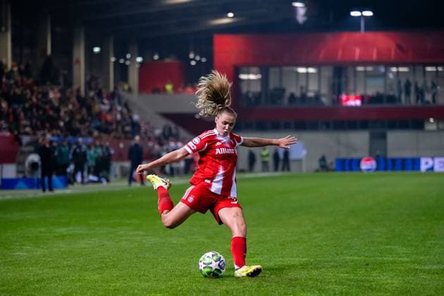 Georgia Stanway FC Bayern Muenchen, 31 on the ball, GER, FC Bayern Muenchen vs Juventus Turin, Football Uefa Womens Champions League, league phase, matchday 2, 2025 2026 season, 16 10 2025 GER, FC Bayern Muenchen vs Juventus Turin, Football Uefa Womens Champions League, league phase, matchday 2, 2025 2026 season, 16 10 2025 Muenchen Copyright: xEibner-Pressefoto Memmlerx EP_MMR