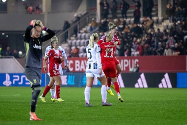 Lea Schueller FC Bayern Muenchen, 11 , Alara Sehitler FC Bayern Muenchen, 14 , Georgia Stanway FC Bayern Muenchen, 31 celebrate the goal to 2 1, Mathilde Harviken Juventus Turin, 05 , Pauline Peyraud Magnin Juventus Turin, 16 aergert sich, GER, FC Bayern Muenchen vs Juventus Turin, Football Uefa Womens Champions League, League Phase, Matchday 2, Season 2025 2026, 16 10 2025 GER, FC Bayern Muenchen vs Juventus Turin, Football Uefa Womens Champions League, League Phase, Matchday 2, Season 2025 2026, 16 10 2025 Muenchen Copyright: xEibner-Pressefoto Memmlerx EP_MMR